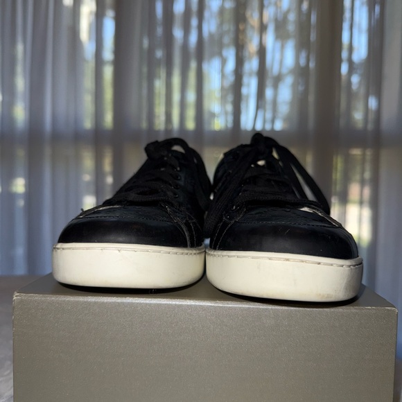 Gucci Leather Sneakers - Picture 6 of 15